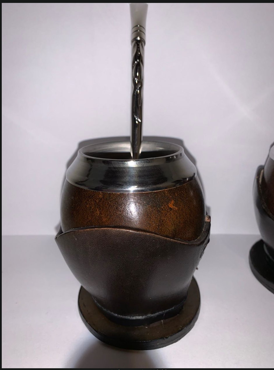 Foto de Criollo · Oscuro Posa Mate Copa